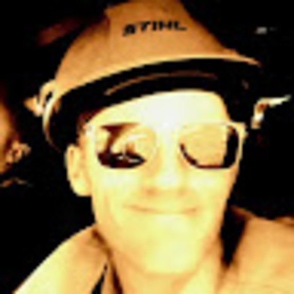 Meet your Posher, Dave - Picture 1 of 1